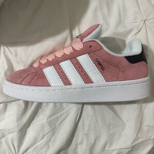 Women’s Adidas campus